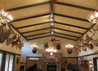 Trophy Barn - Sanger